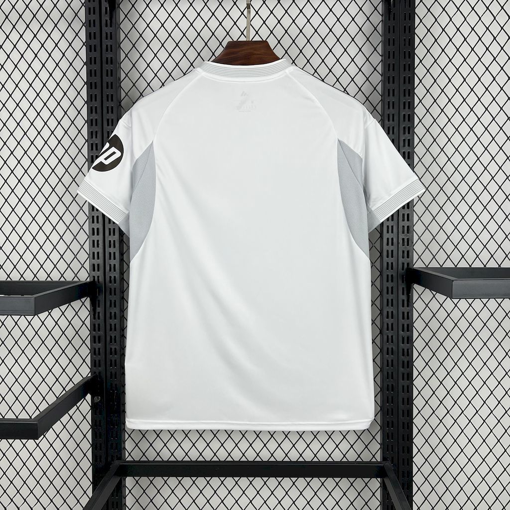 Real Madrid Domicile 25/26 — vue alternative