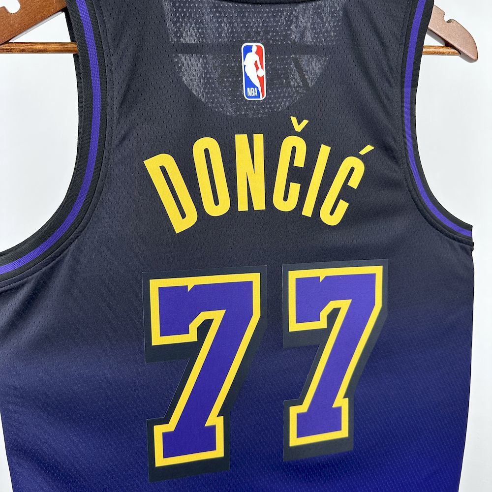 Los Angeles Lakers 2024/25 City Edition DONCIC#77 — vue alternative